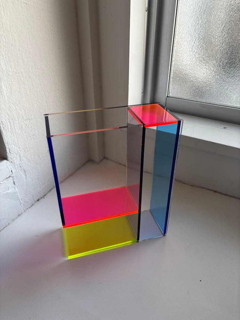 MoMA Neon Mondriベース