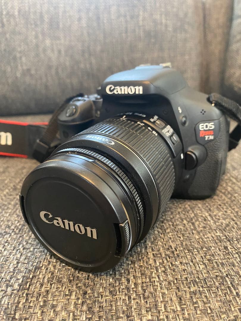 デジタルカメラ CANON EOS Rebel T3i