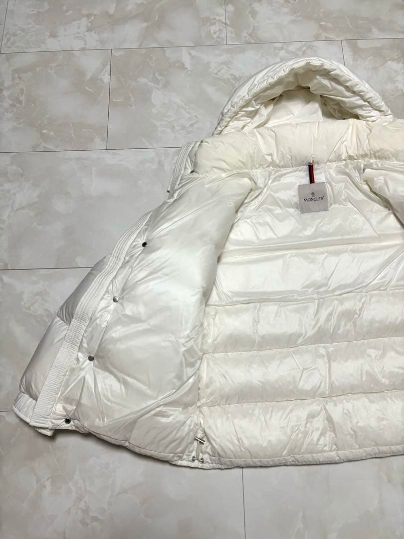 ジャケット・アウター MONCLER VEZERE