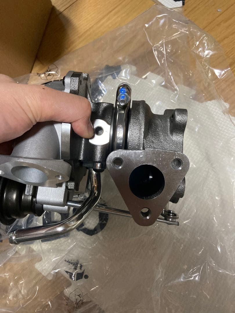 み*ん様 「未使用」ジムニー　jb23w 13900-81ac2 リビルトタービ