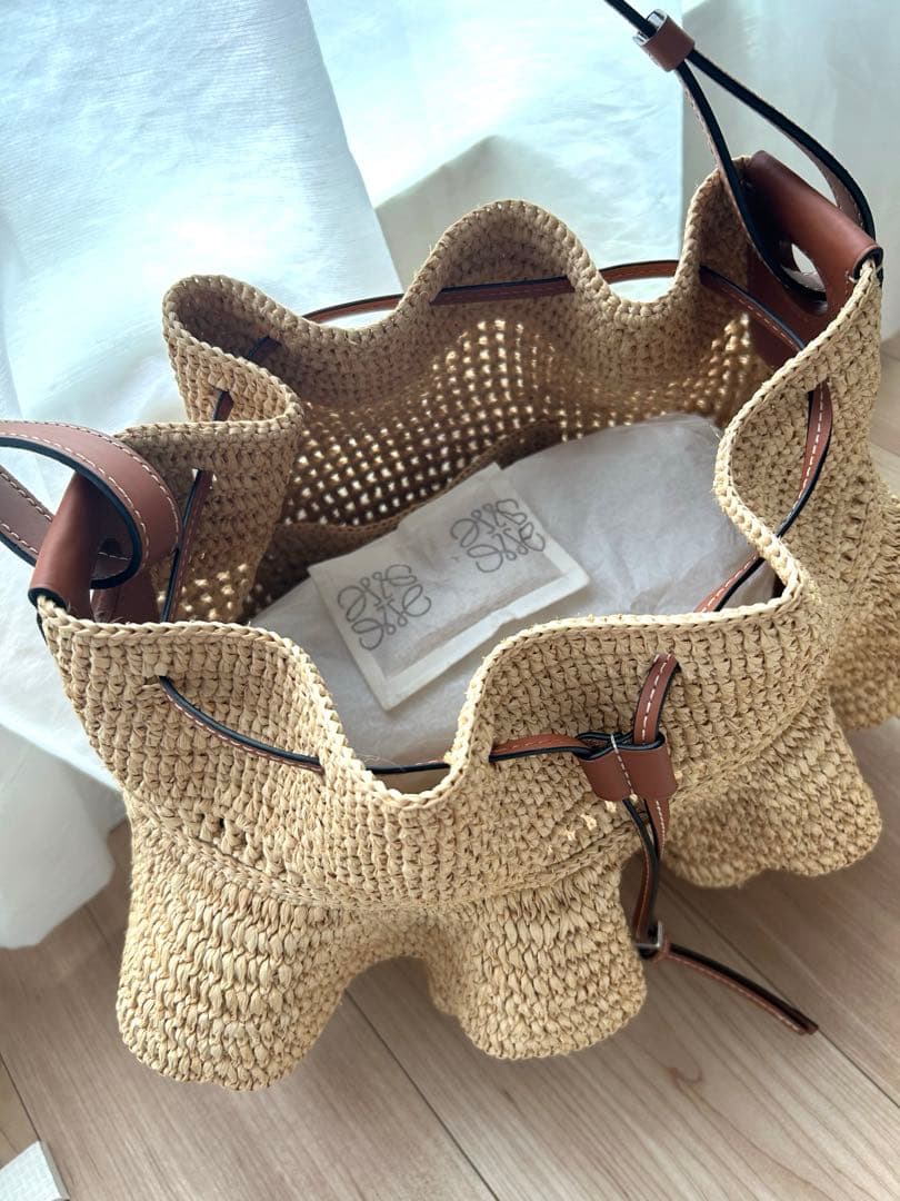 sky　新品Loeweかごバック　ラッフルバルーンバッグラフィア＆カーフ