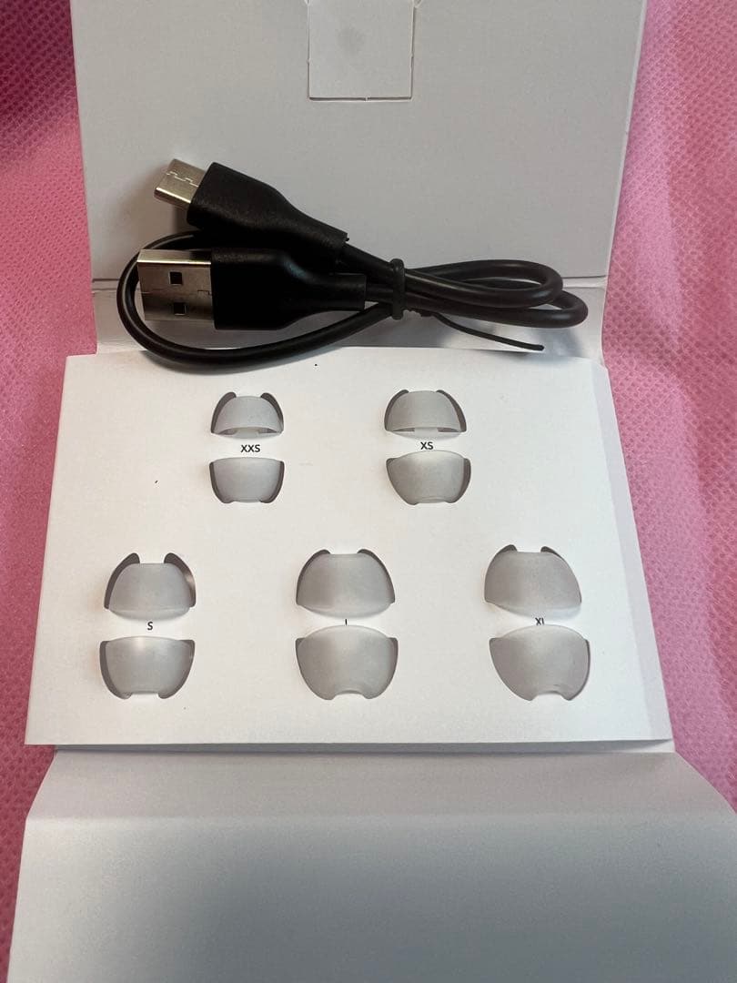 ワイヤレスイヤホン ホワイト 充電ケース付き