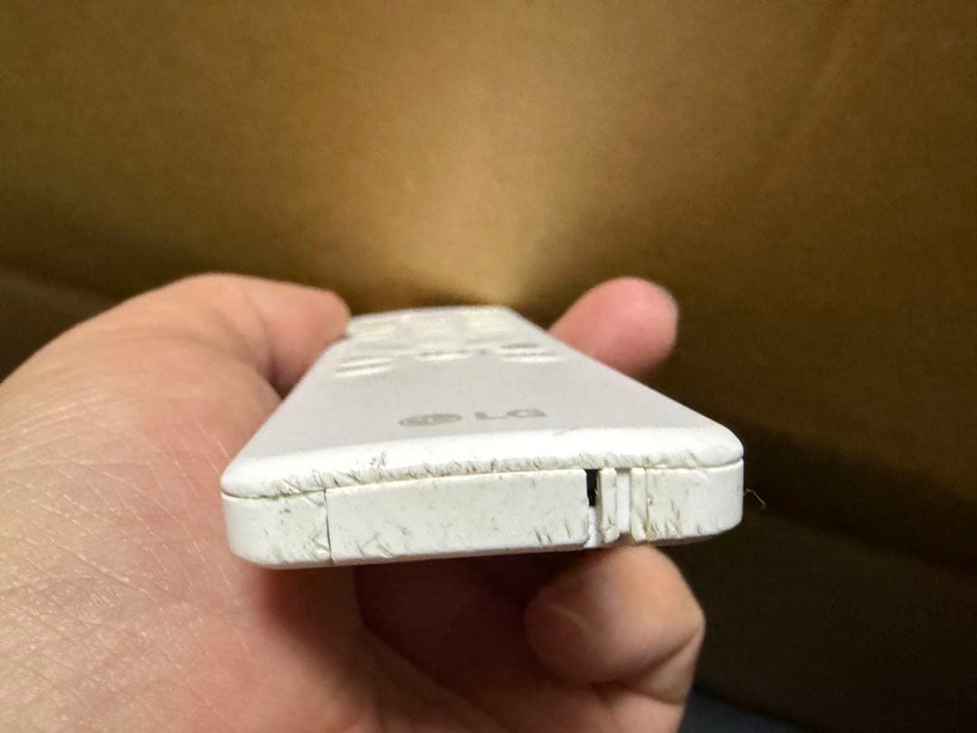 LG 31.5インチ 4Kモニター / 32SR83U-W