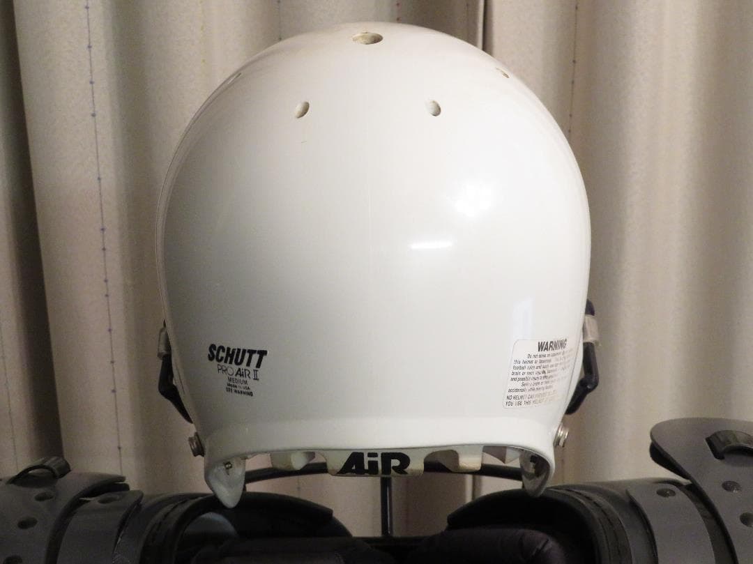 アメフト　ヘルメット　シャット　サイズＭ