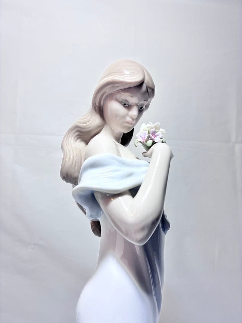 LLADRO リヤドロ 【甘い香り】6918