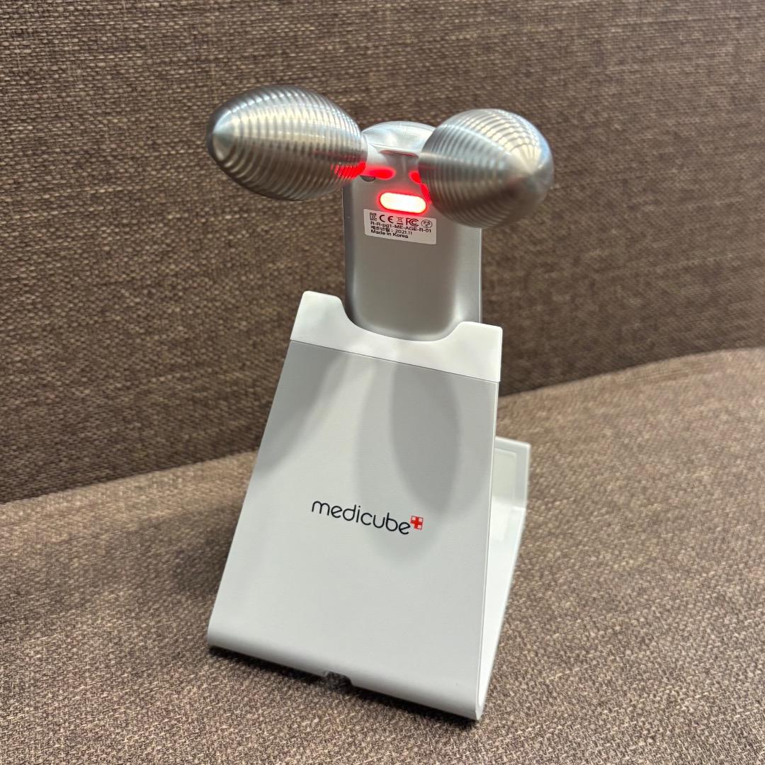 medicube メディキューブ AGE-R EMS ダーマショットスタンド付き