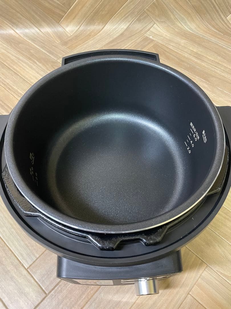 【美品】 アイリスオーヤマ 電気圧力鍋　DKPC-MA4-B