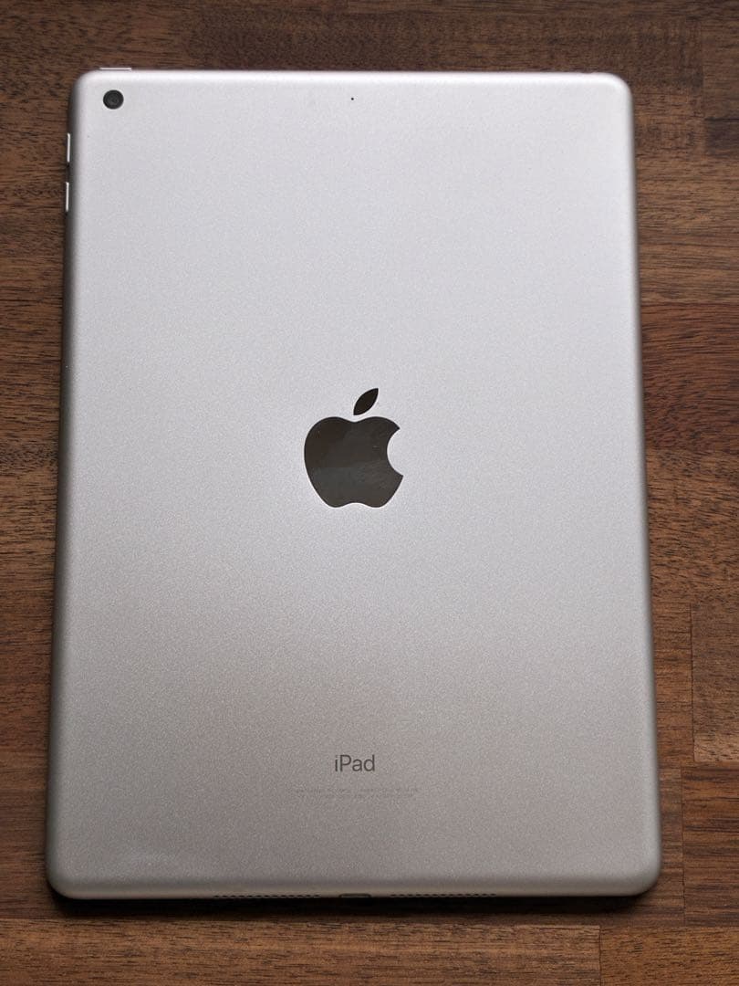 Apple iPad 第5世代 Wi-Fi 128GBシルバー