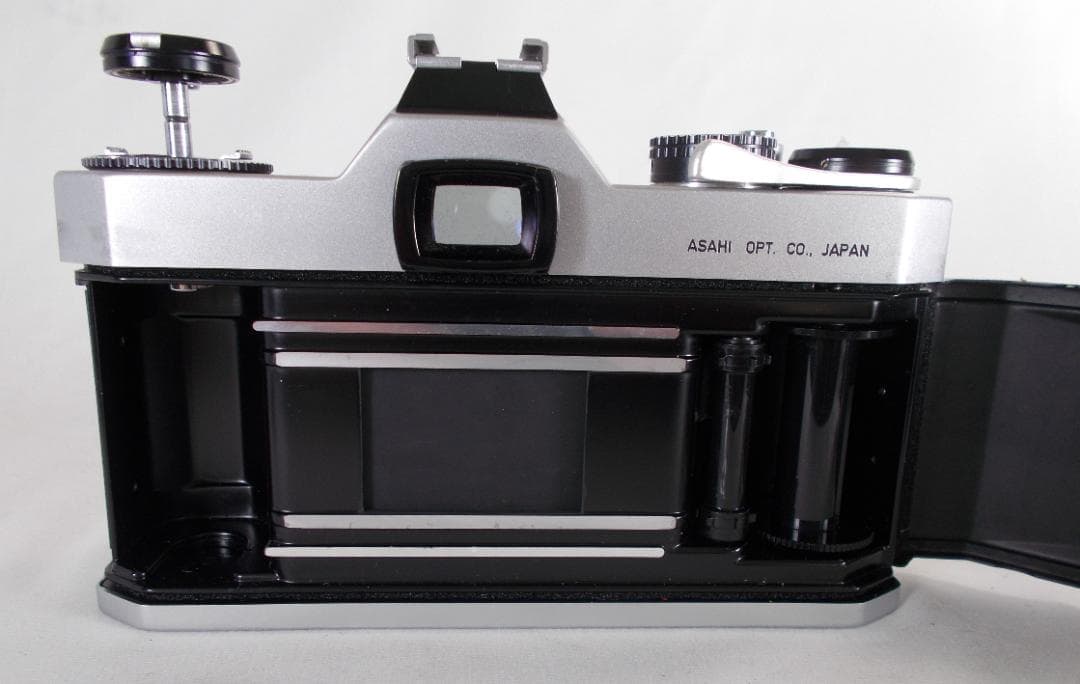 フィルムカメラ 整備済　Pentax SPF + レンズ f/1.8　D270