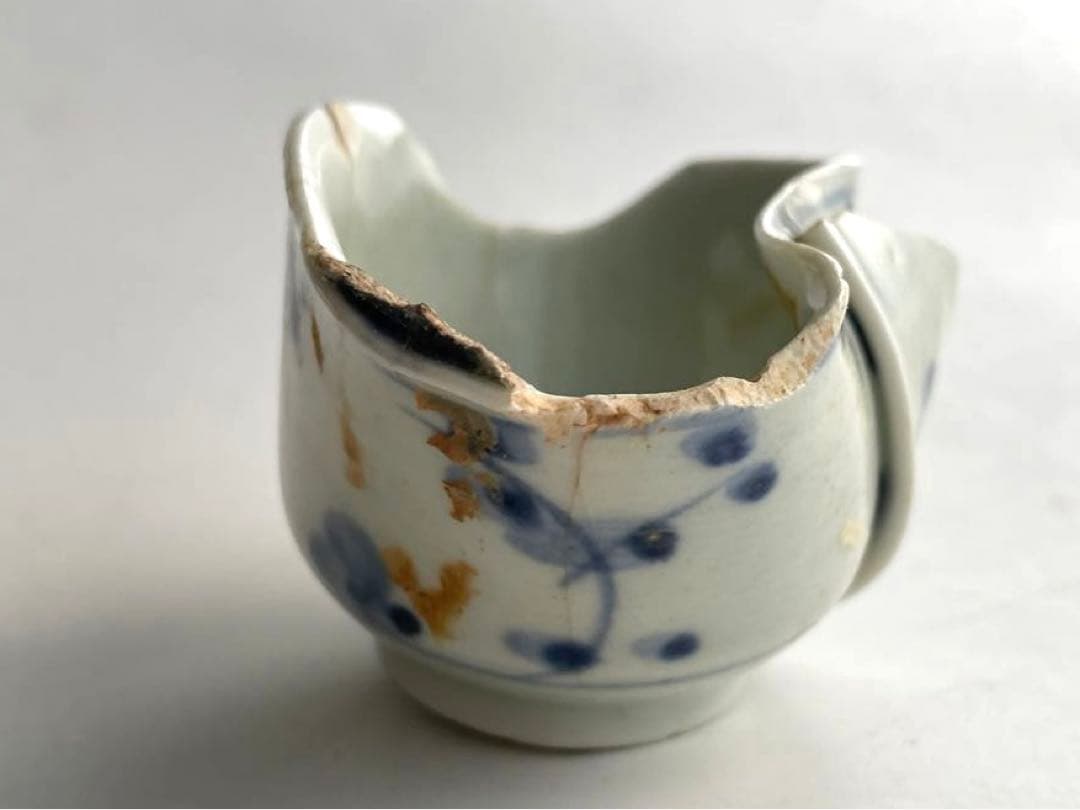 骨董　アンティーク　初期伊万里陶片　染付薺文小碗　盃　酒器　残欠　発掘　出土