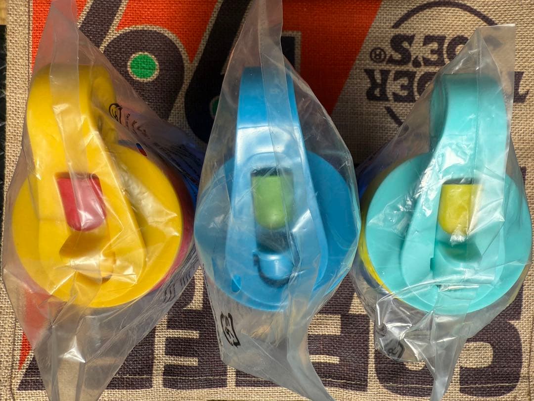 新品未使用　ディズニーストア　子供用水筒　3つセット