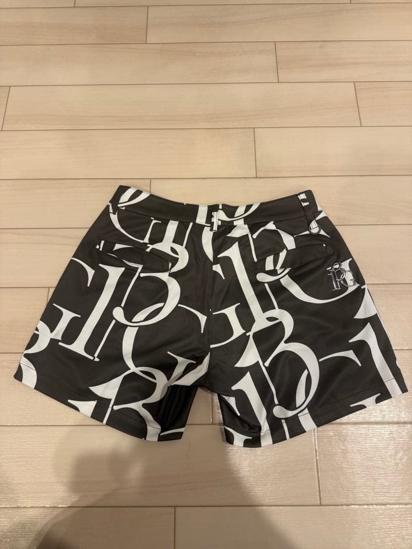 1PIU1UGUALE3レディースゴルフ　ショートパンツ カーキ