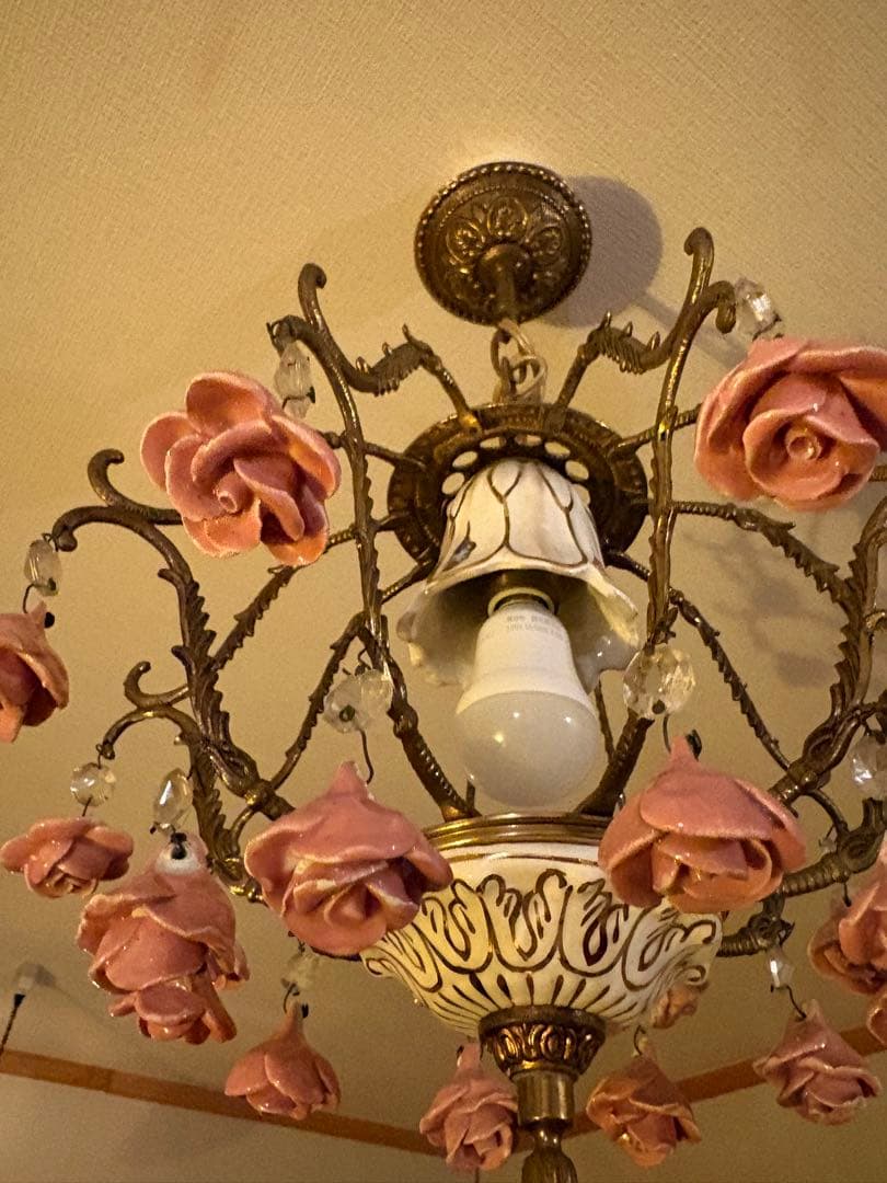 フランス　アンティーク　シャンデリア　花　薔薇　ピンク　陶器