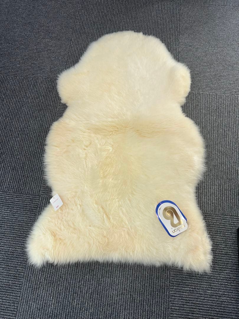 本物羊毛のラグ 約100cm x 60cm 4枚セット