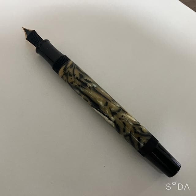 【べる】モンブラン 万年筆 オスカーワイルド 世界限定2万本 18K