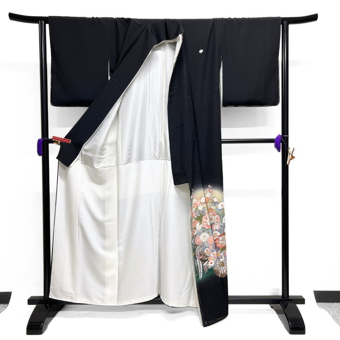 未着用　作家もの　黒留袖　金駒刺繍　花車　牡丹　椿　梅　着物　115b d ms