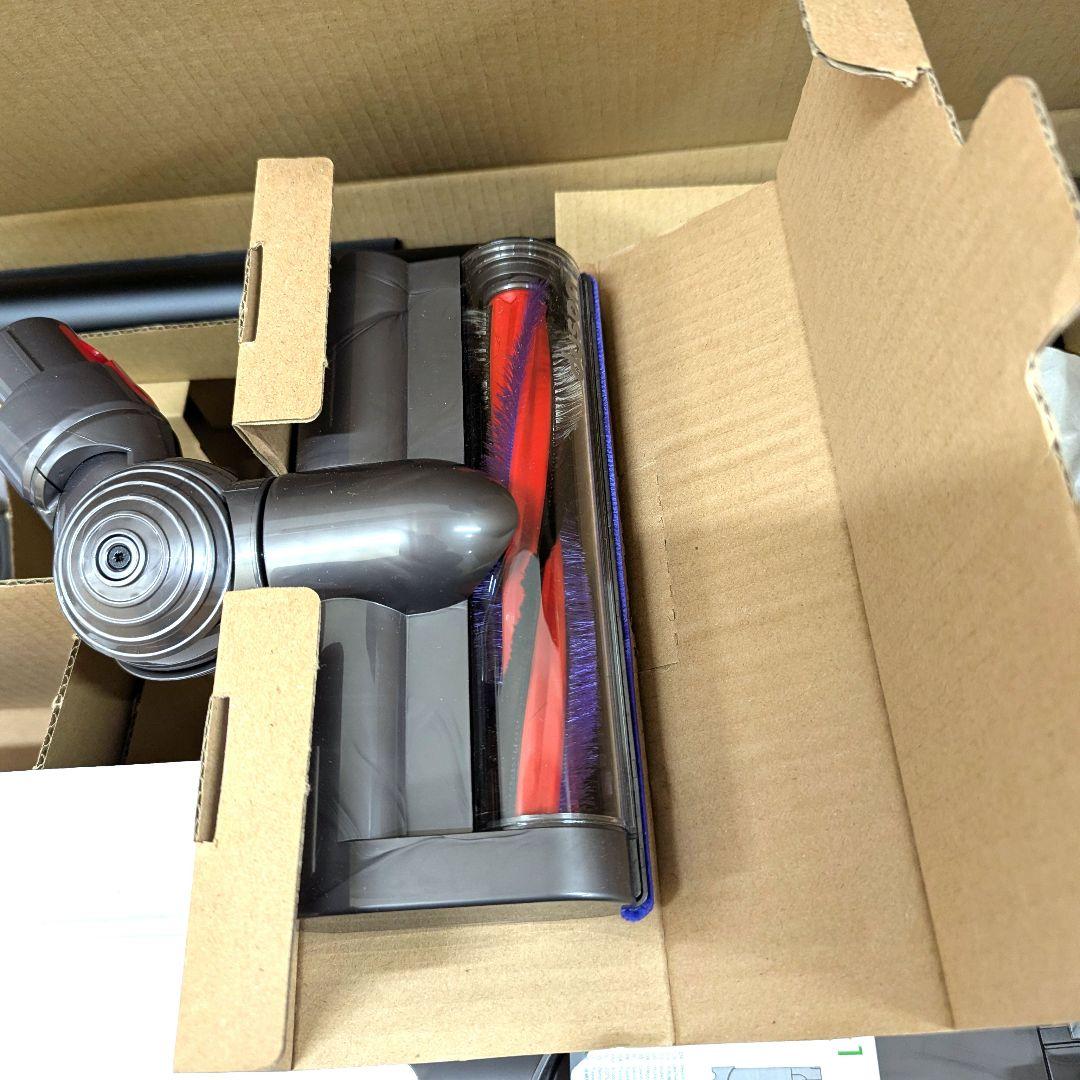 【未使用品】ダイソン コードレスクリーナー V7Slim SV11