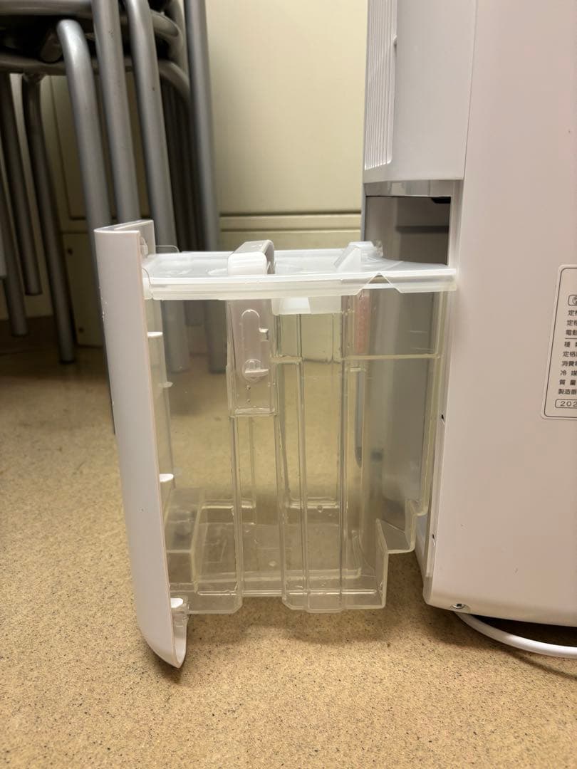 ［美品］SHARP 除湿機CM-S100-W ［値引き交渉歓迎です］［箱あり］