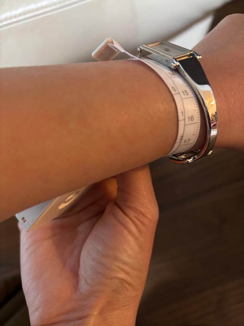 【GUCCI】腕時計　バングル　シルバー