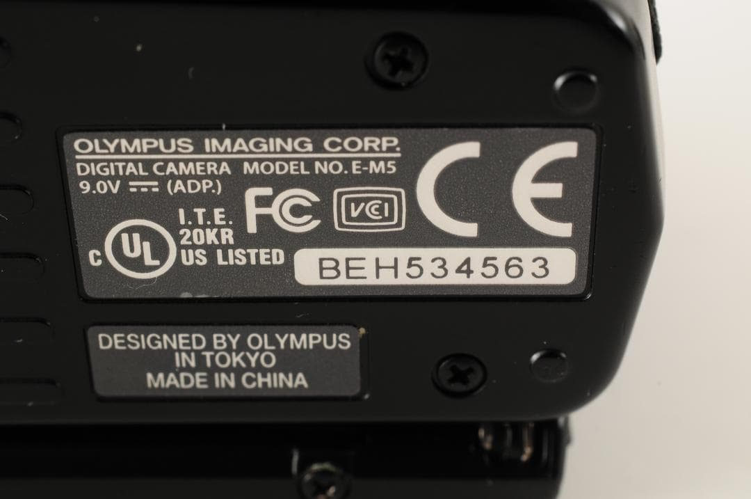【美品】オリンパス OLYMPUS OM-D E-M5 ミラーレス一眼レフカメラ