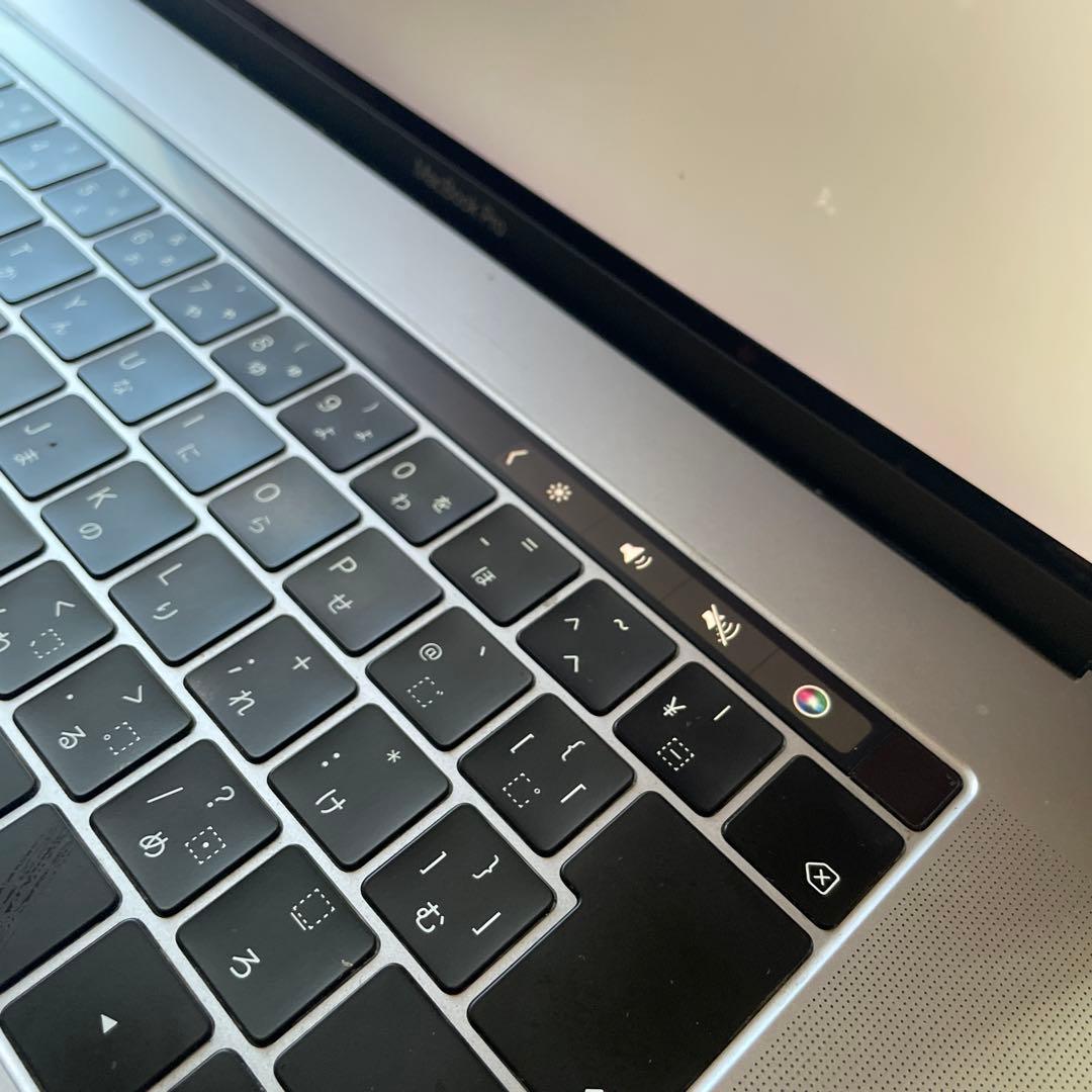 MacBook Pro 15インチ 2019シルバー 充電器付き
