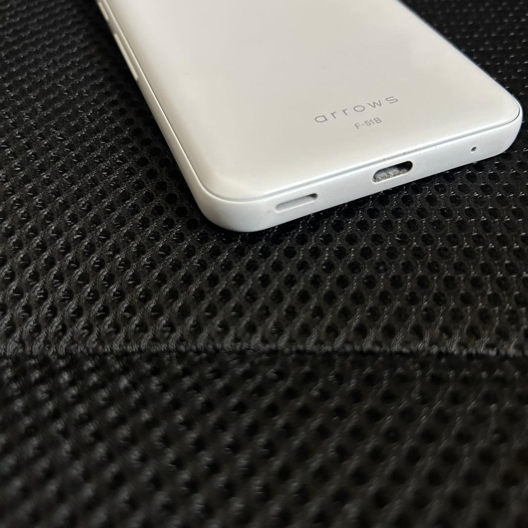 L*A様 美品 arrows we F-51B ホワイト docomo スマ