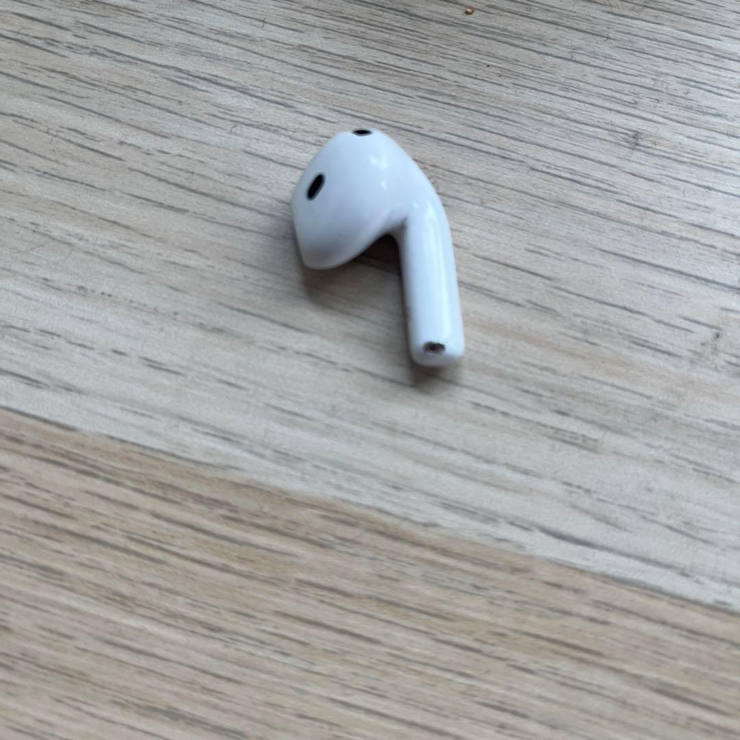 Apple AirPods4 充電ケース 右耳 ノイズキャンセリング付