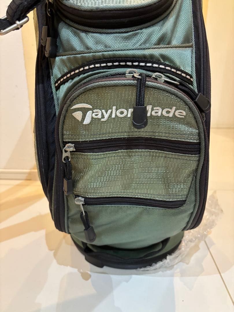 TaylorMade ゴルフバッグ・キャディバッグ　カーキ