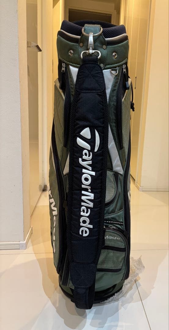 TaylorMade ゴルフバッグ・キャディバッグ　カーキ