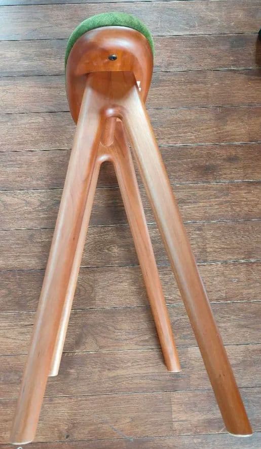 ナガノインテリア 緑色スツール