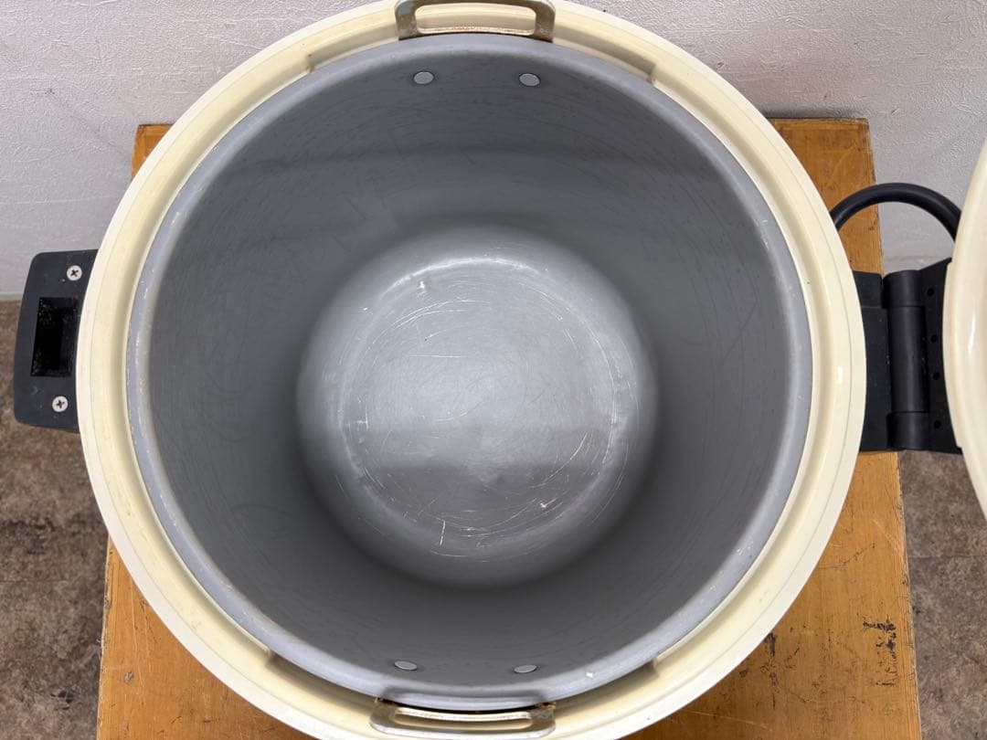 象印マホービン　業務用　保温ジャー　電子ジャー　８.０L　４.４升　飲食店