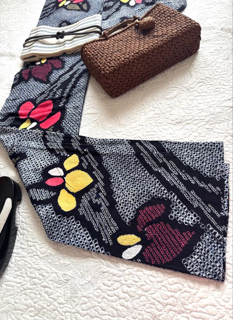 粋な大人の浴衣 高身長の方にも ◆ 有松絞り 舞花文 華麗な洋花の柄