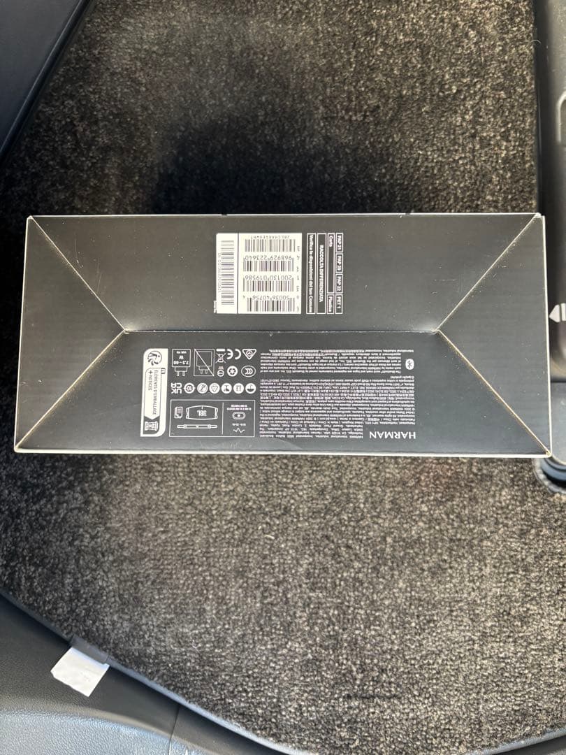 【新品、未開封】JBL Charge 6 ワイヤレススピーカー　ホワイト