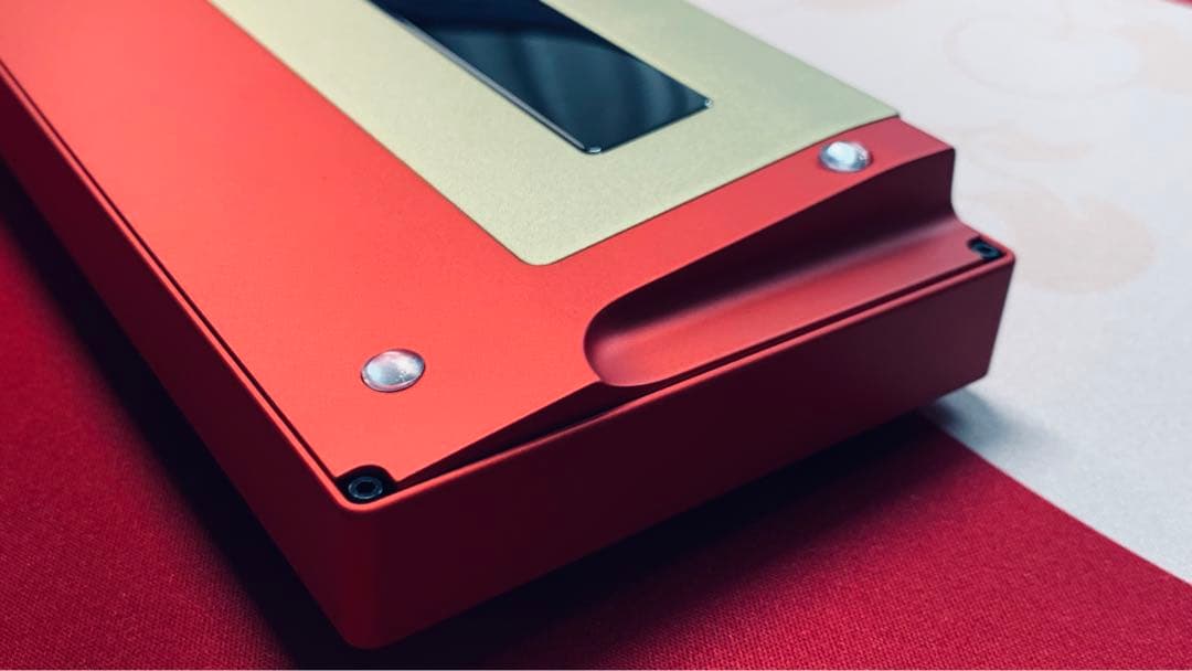 自作キーボード　delta50% レッド