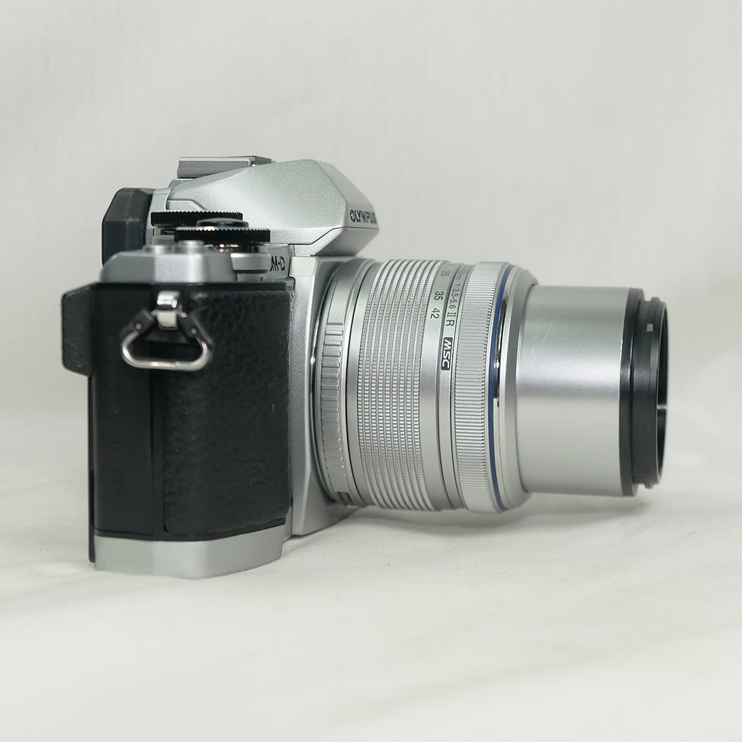 OLYMPUS OM-D E-M10 + 標準・望遠レンズセット