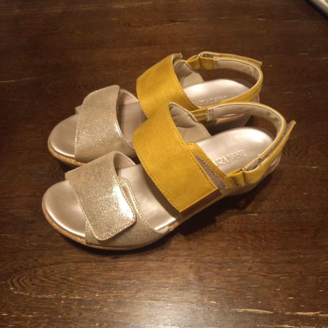 【完売・新品未使用】アカイシ　サンダル　ダブルベルトコンビ　イエロー