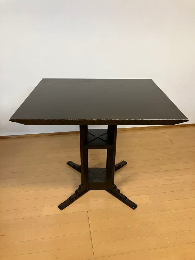 カフェテーブル　70×80×H68
