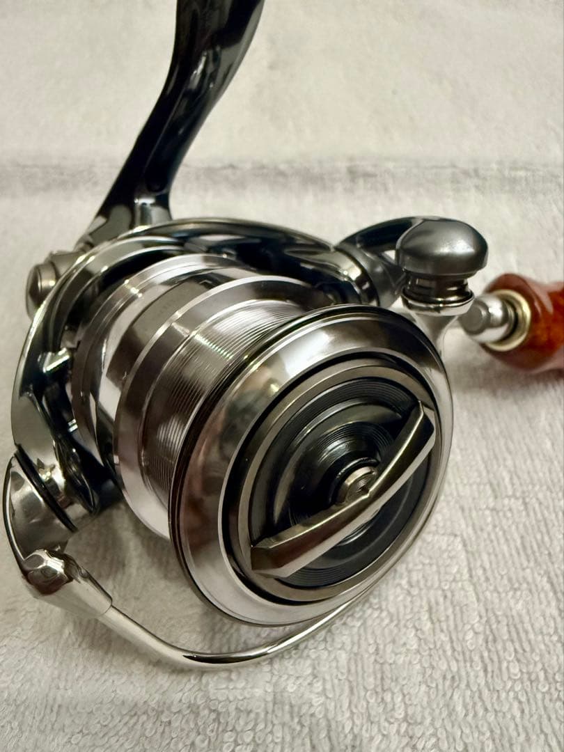 DAIWA ダイワ 22 EXISTイグジスト LT2000S-H