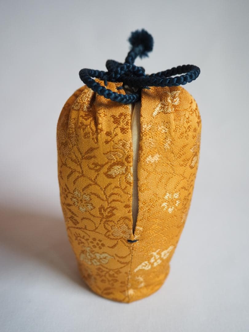 表千家堀内宗完12代兼中斎御書付『瀬戸肩衝茶入』松古窯4代目佐久間勝山造（共箱）