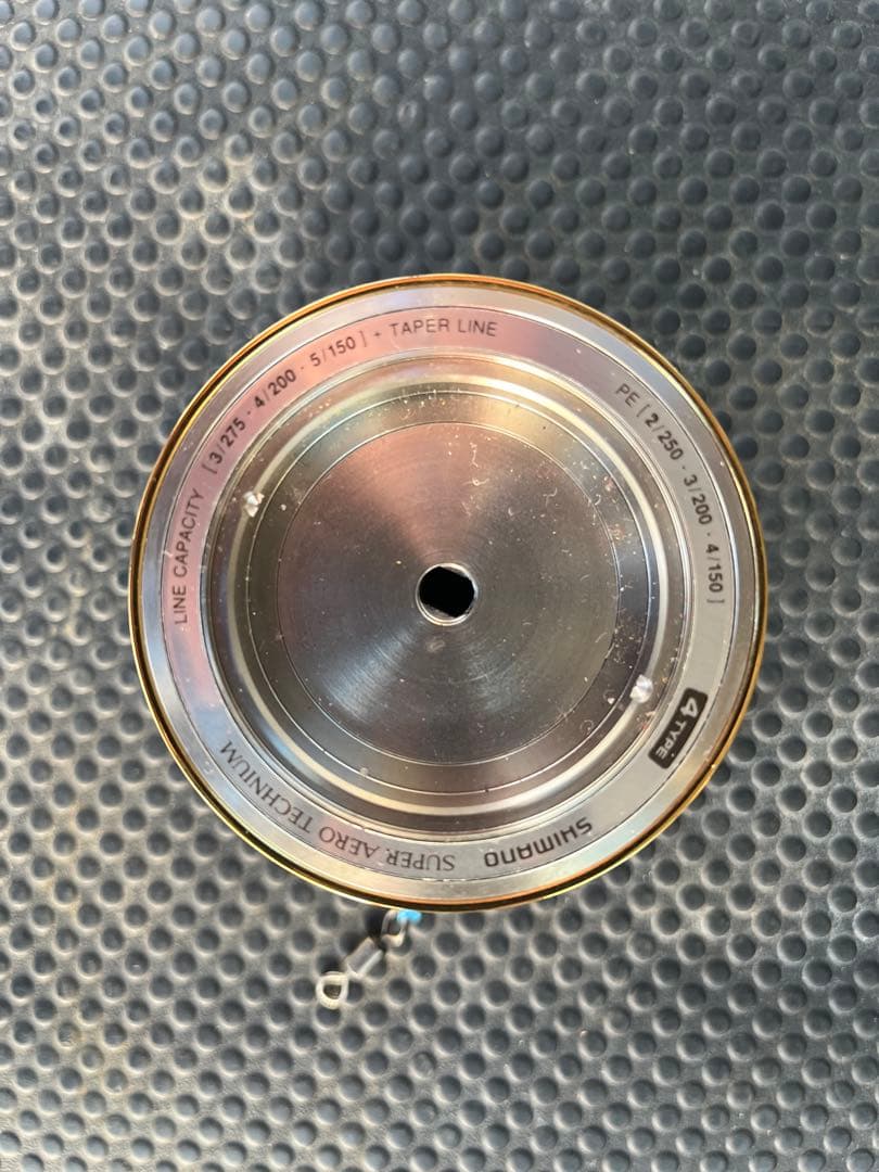 シマノ　SHIMANO スーパーエアロテクニウム（右）