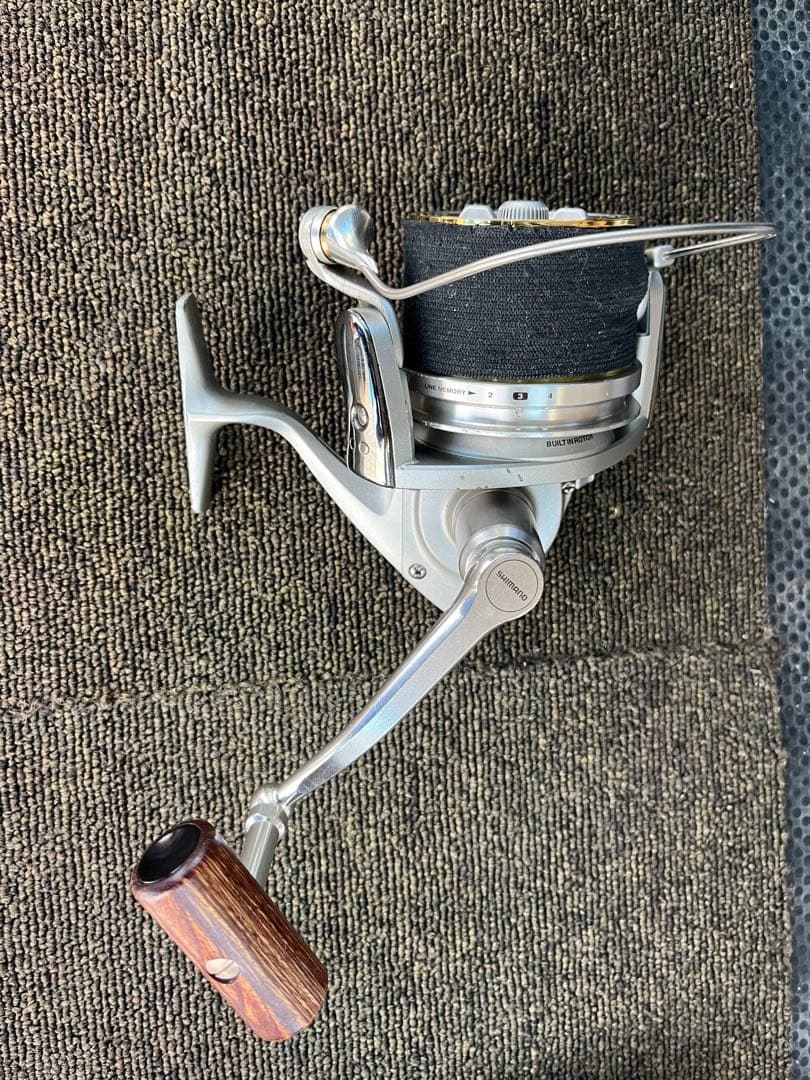 シマノ　SHIMANO スーパーエアロテクニウム（右）