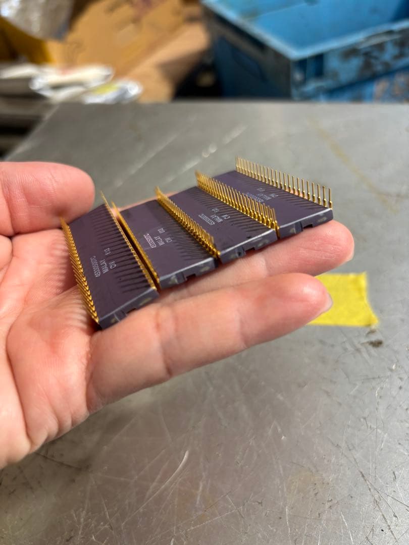 4個 インテル C82586 SZ468新品同様。未使用。動作未確認。