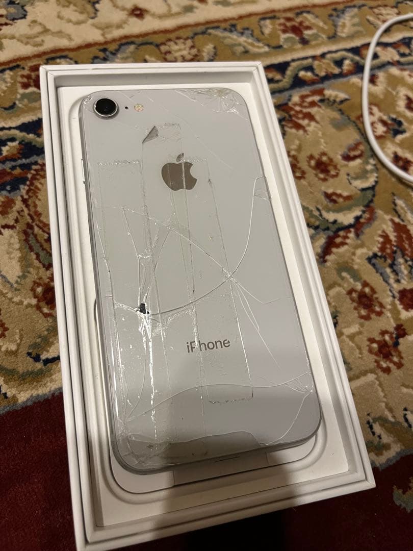 P*h様 【動作OK】iPhone8 256GB シルバー ジャンク品