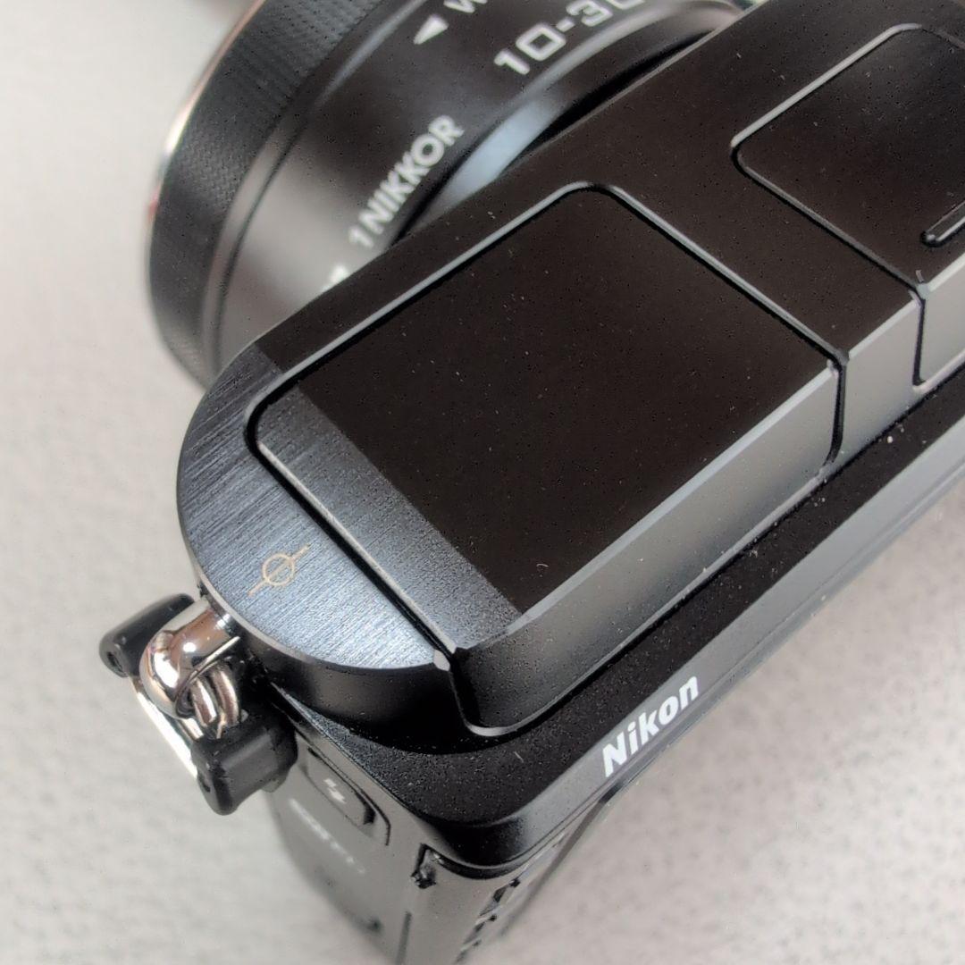 Nikon 1 V3 ミラーレスカメラ 10-30mmレンズ付き