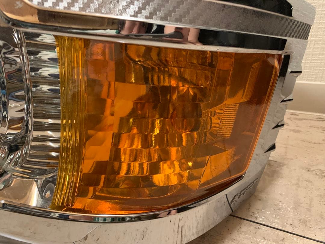 ハイエース　純正ヘッドライト