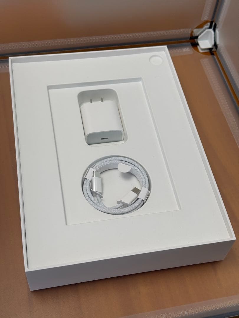 Apple 11 インチ iPad Air (M3) 128GB Wi-fi