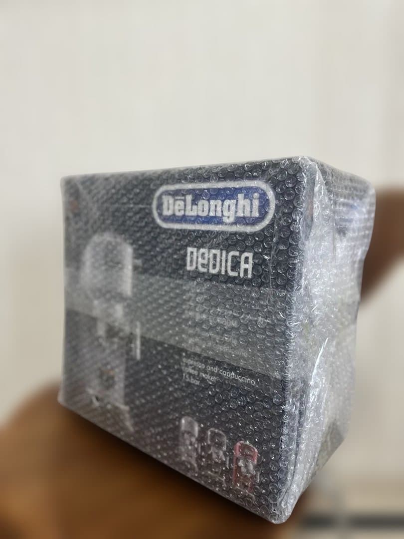 デロンギ デディカ エスプレッソ メーカー EC680M 新品未開封品