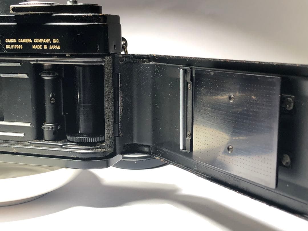 ② 希少な黒色のFX Canon FX black フィルムカメラ