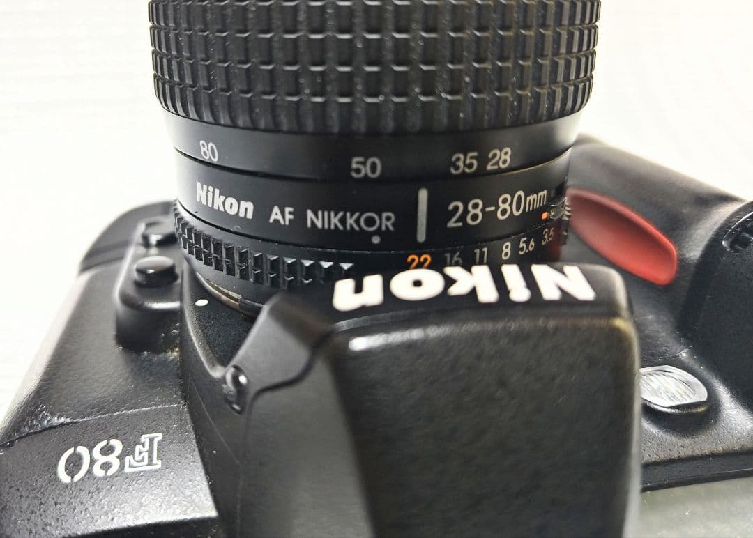 お買い得 ニコン F80とアクセサリーセット