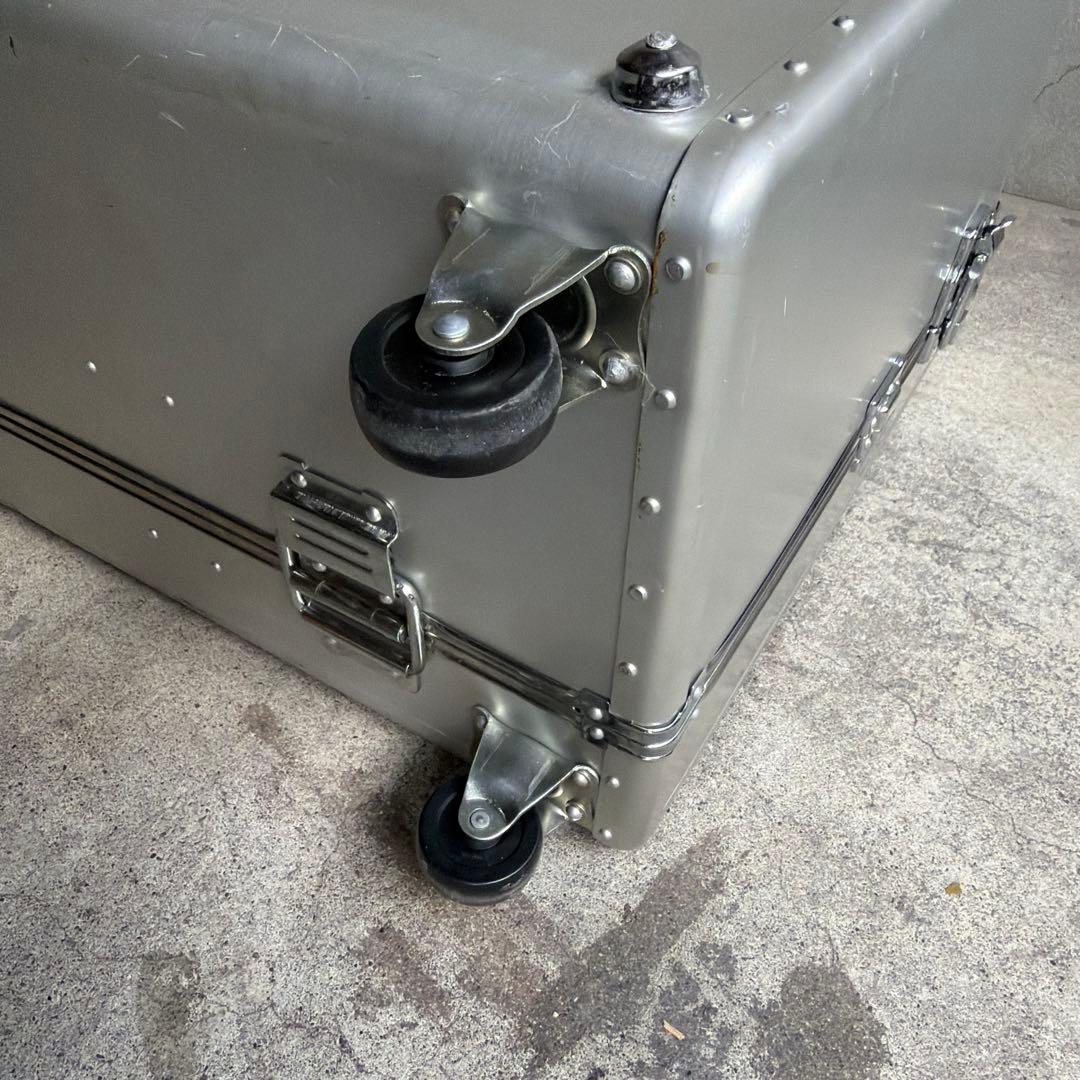 オールドヴィンテージ　アルミトランクケース　キャスター付き　鍵付き